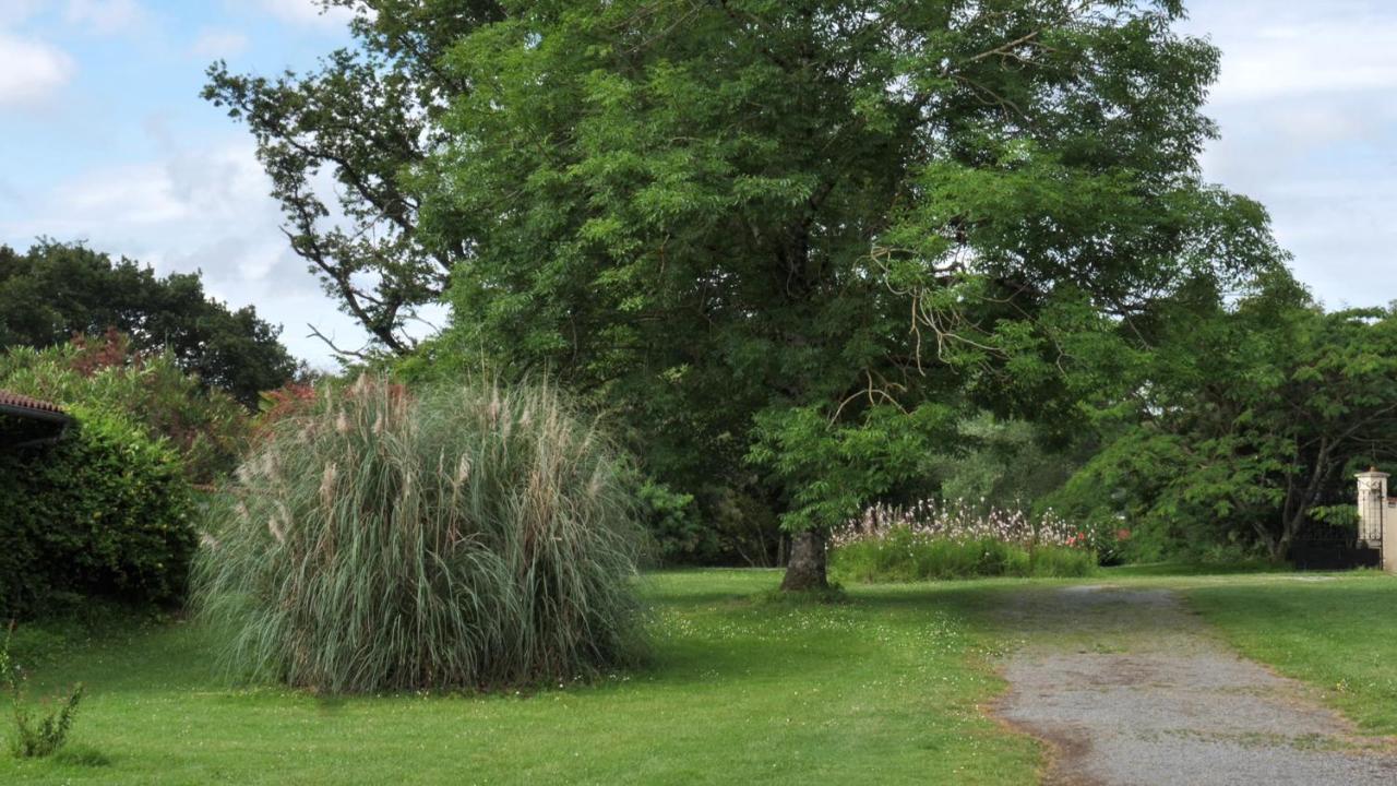 Au Chemin De Mazous Villa Laguian-Mazous Exterior photo